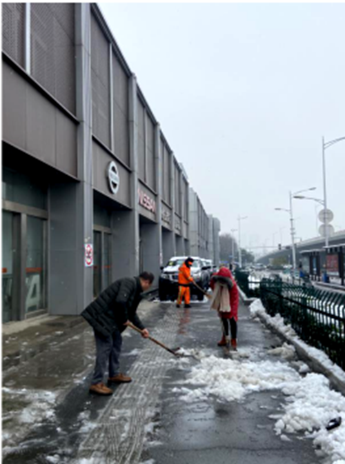 蘇創(chuàng)公司組織掃雪突擊隊(duì)，確保通行順暢